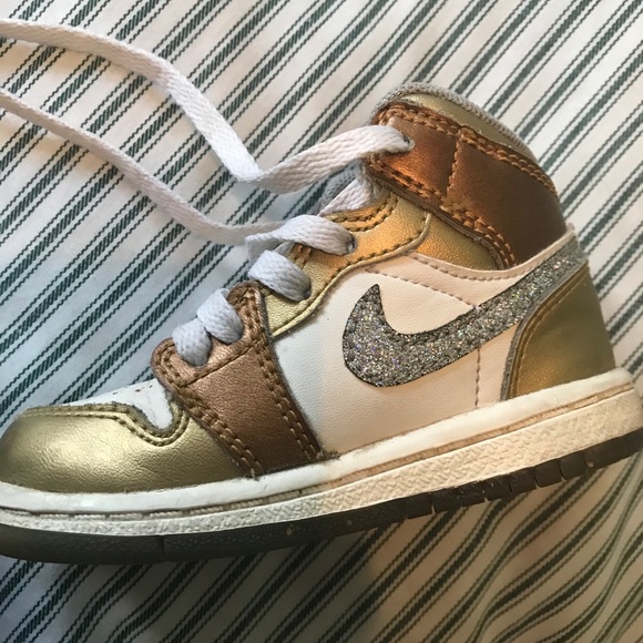 Baby glitter nikes - Picture 2 of 5